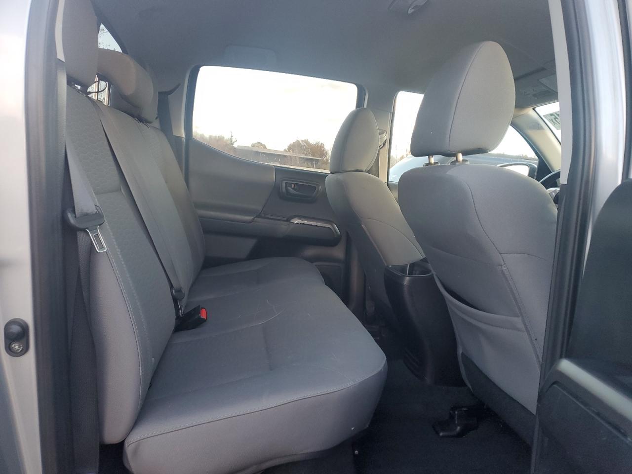 Toyota Tacoma Double Cab Image 4