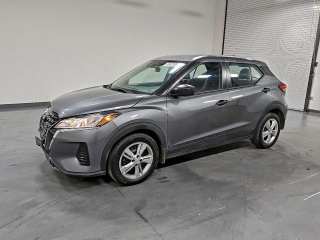  Salvage Nissan Kicks