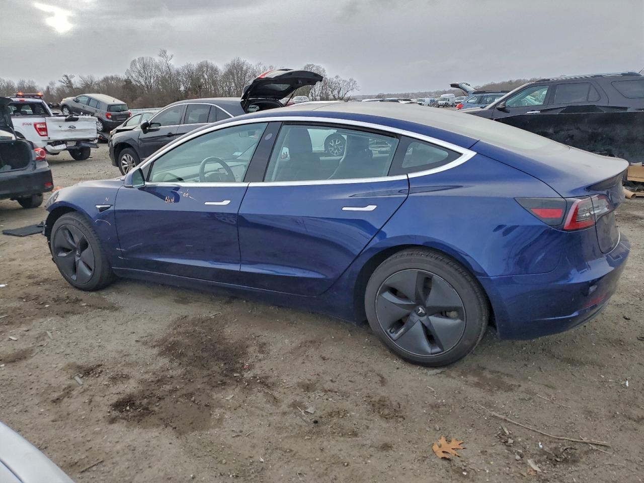 Tesla Model 3 Image 13