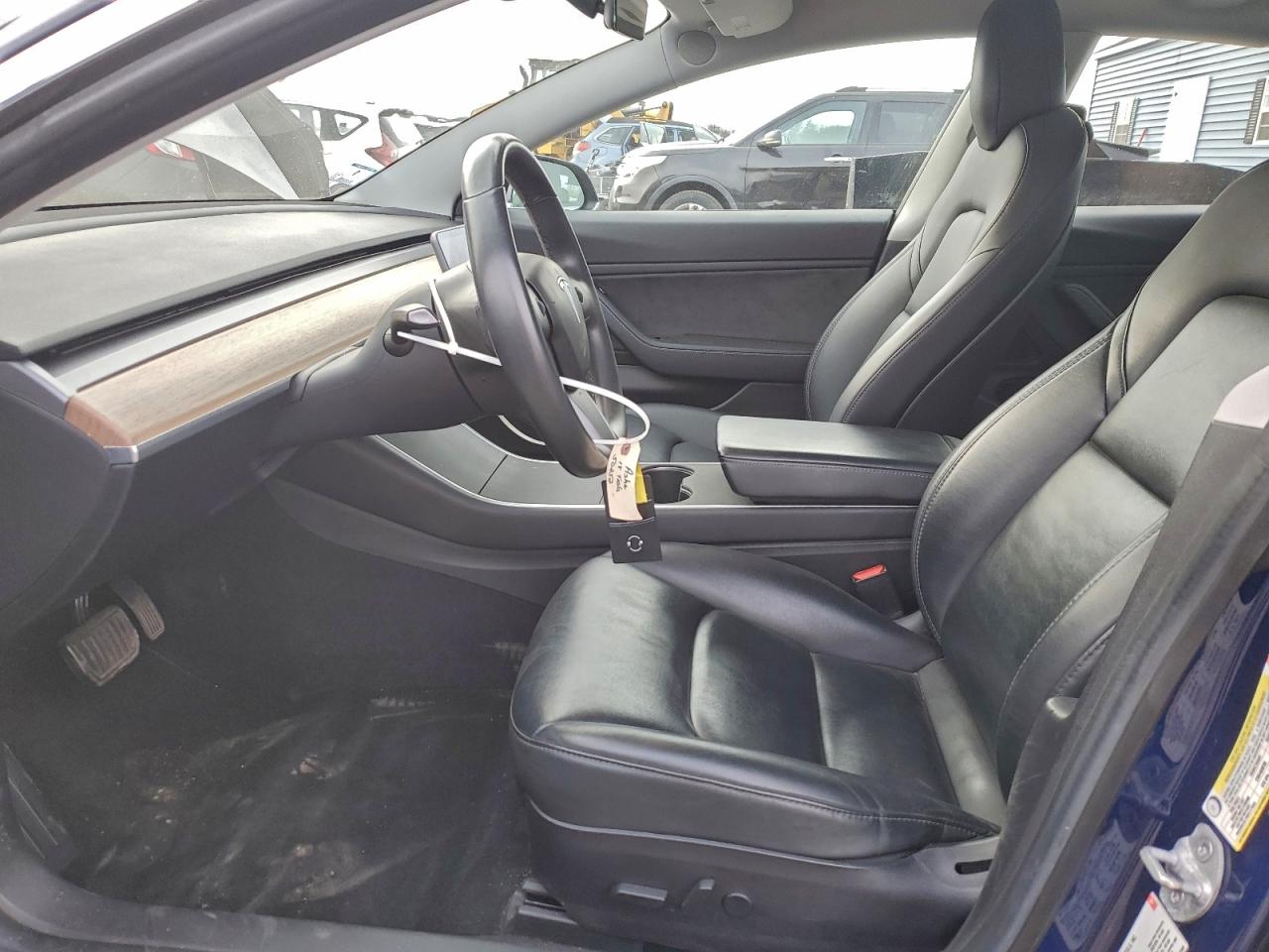 Tesla Model 3 Image 11