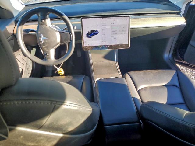 Tesla Model 3 Image 3