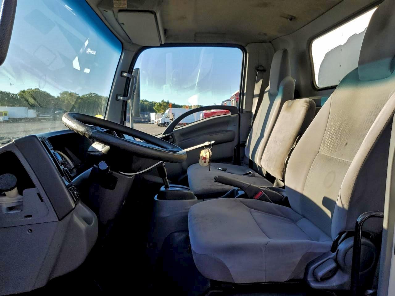 Isuzu Npr Xd Image 7