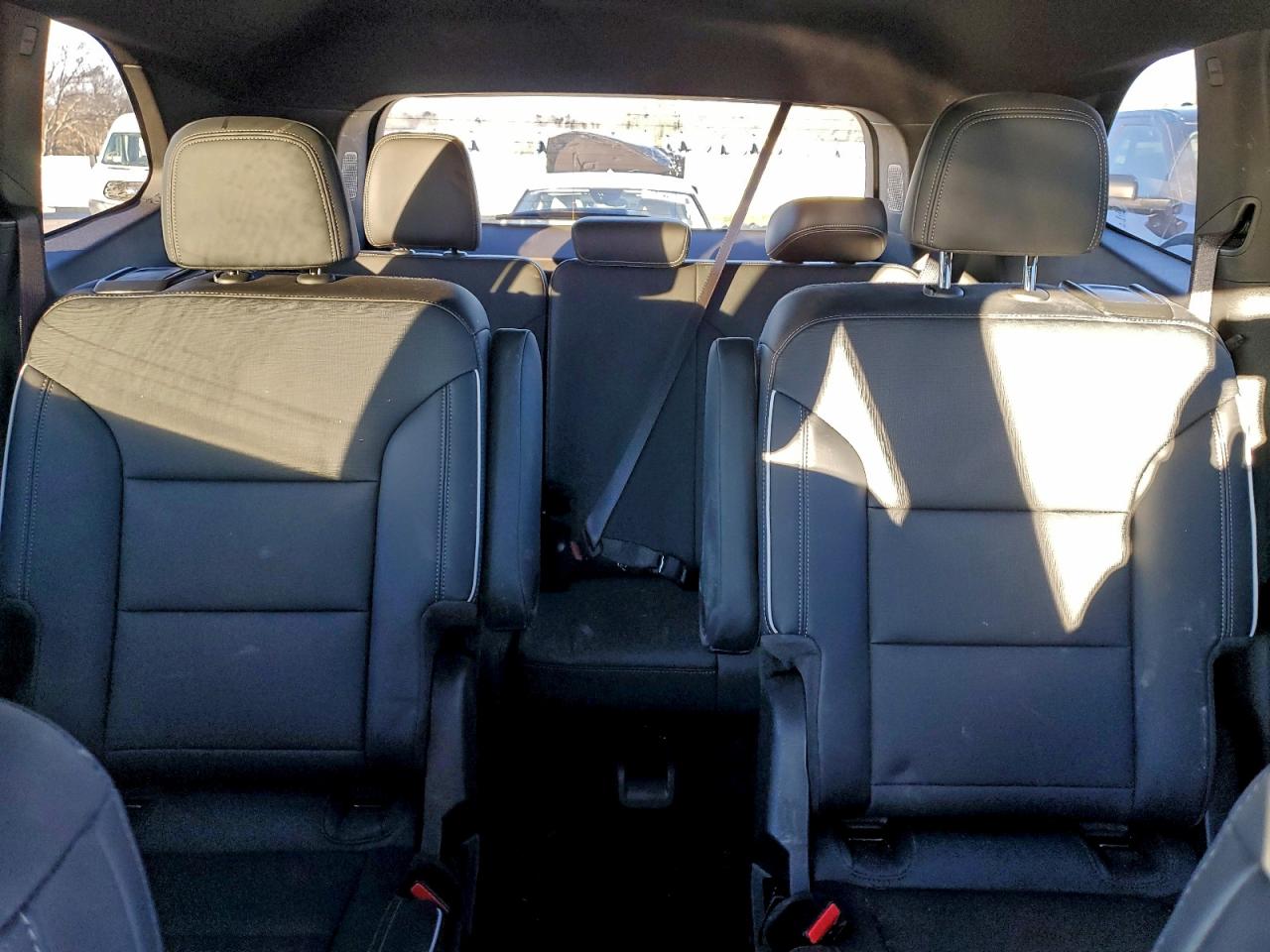 Buick Enclave Preferred Image 5