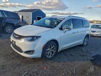  Salvage Chrysler Pacifica