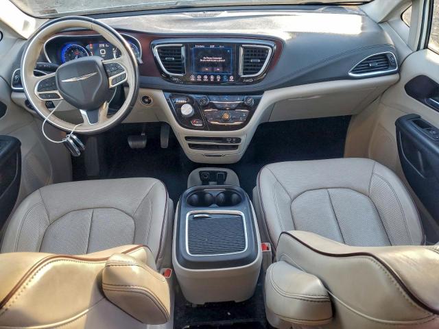 Chrysler Pacifica Limited Image 3