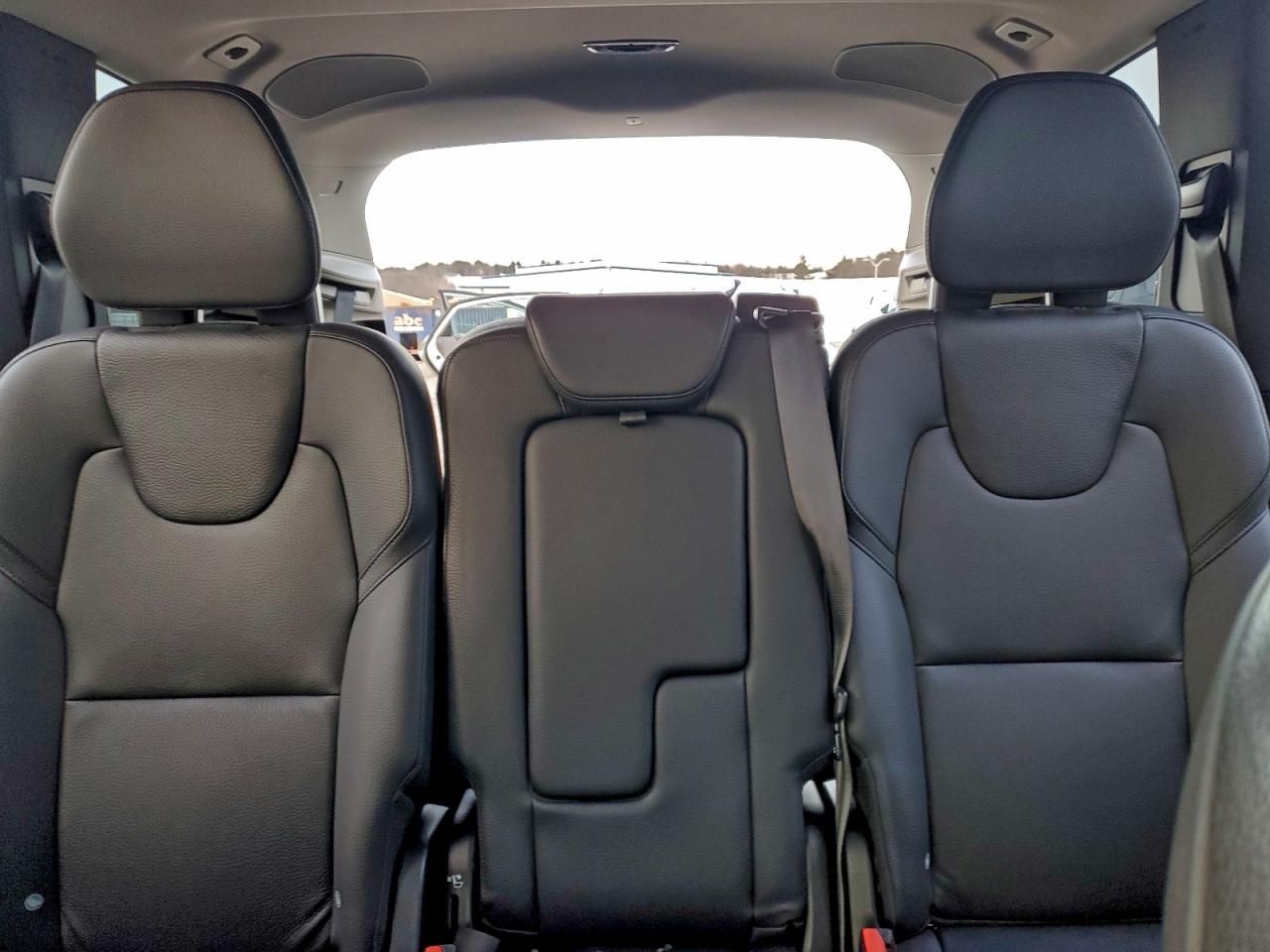 Volvo XC90 T6 Momentum Image 12
