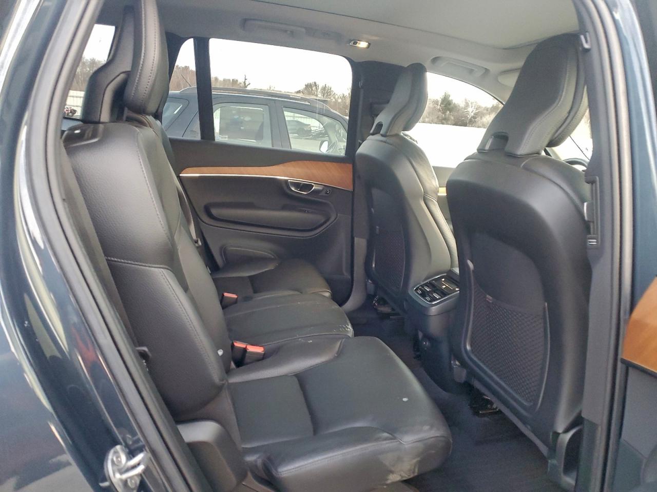 Volvo XC90 T6 Momentum Image 2