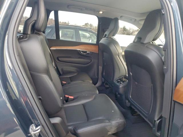 Volvo XC90 T6 Momentum Image 2