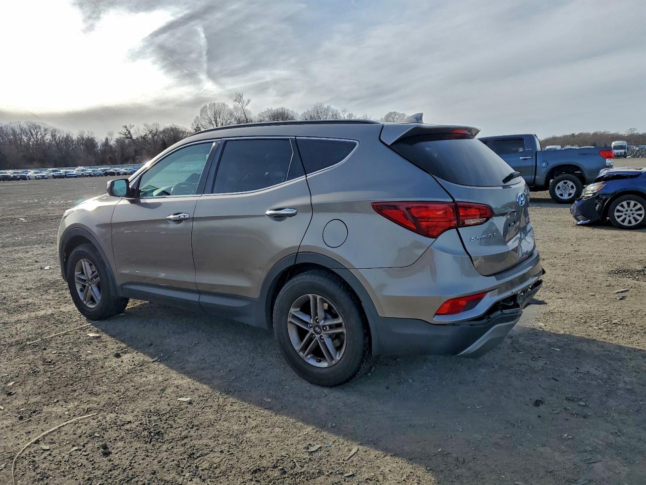 Hyundai SANTA FE Image 3