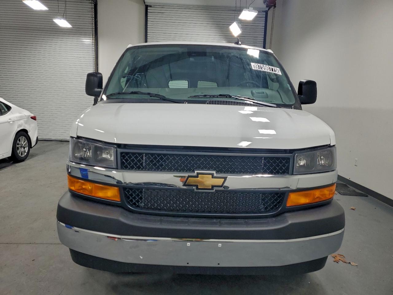 Chevrolet Express Lt Image 4