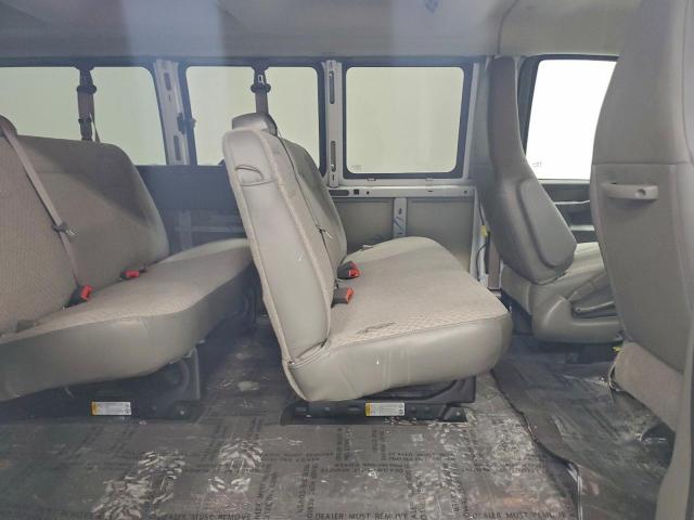 Chevrolet Express Lt Image 9