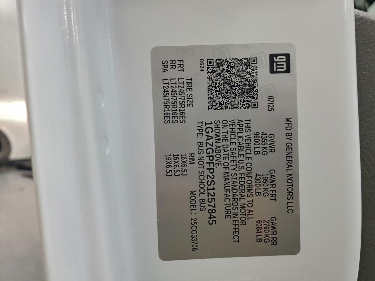 Chevrolet Express Lt Image 11