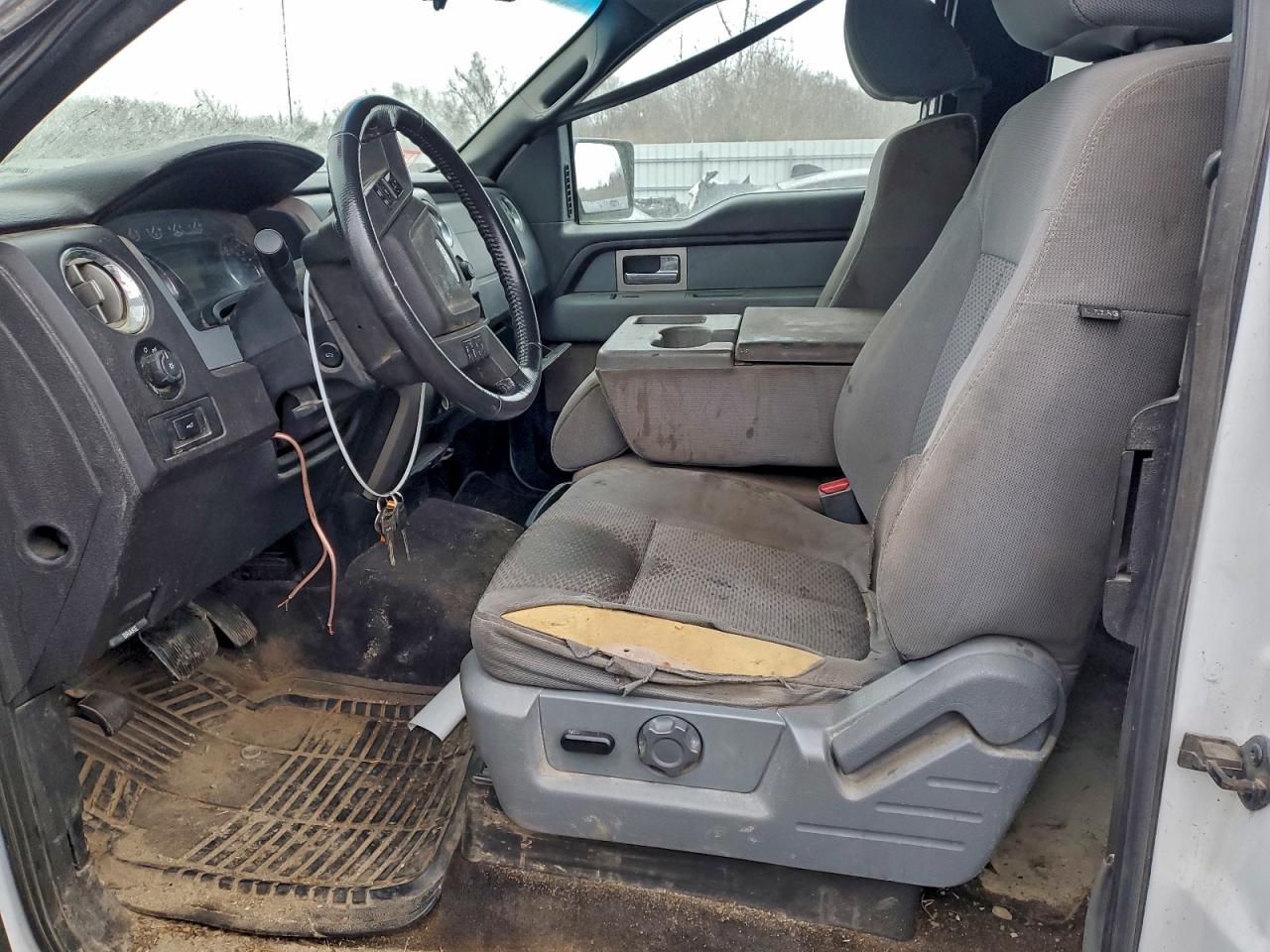 Ford F-150 Super Cab Image 12