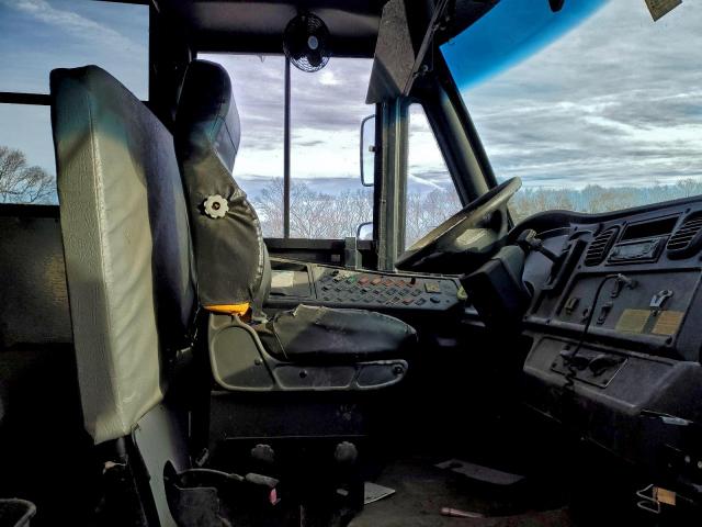 Freightliner Saf-t-line B2b Image 10