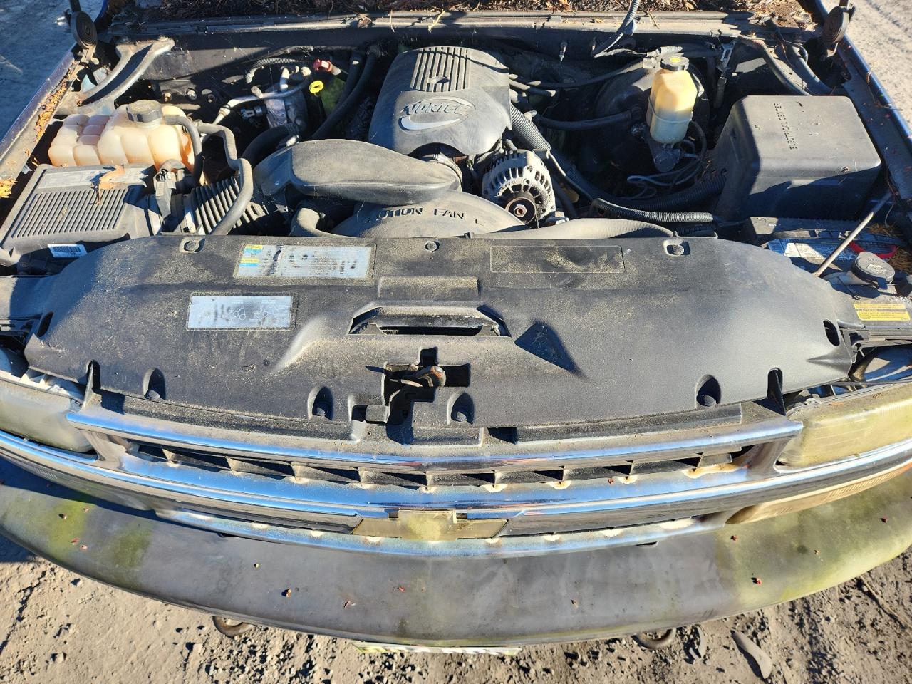 Chevrolet Silverado K1500 Image 2