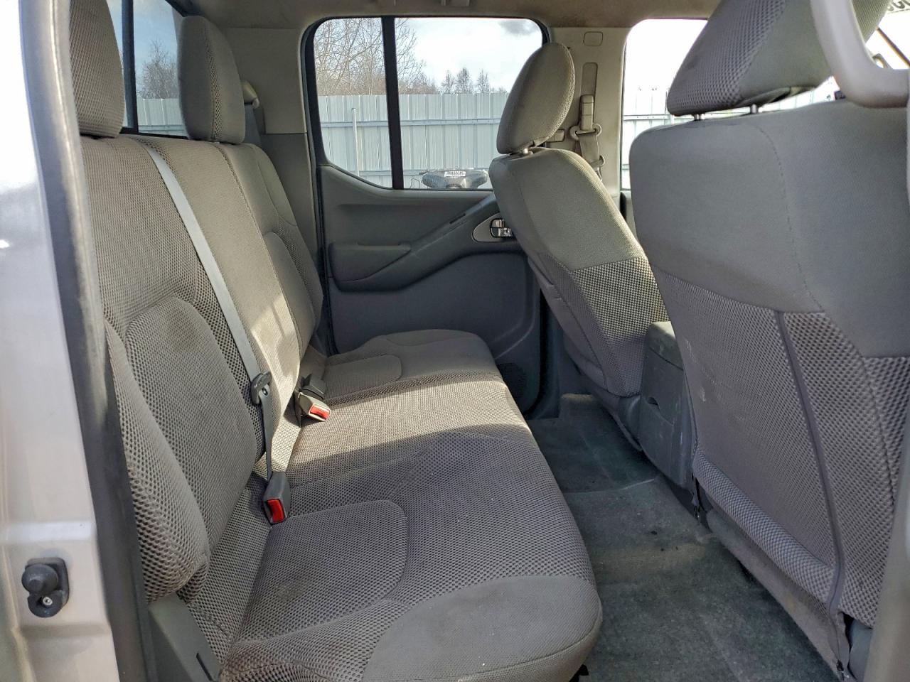 Nissan Frontier S Image 12