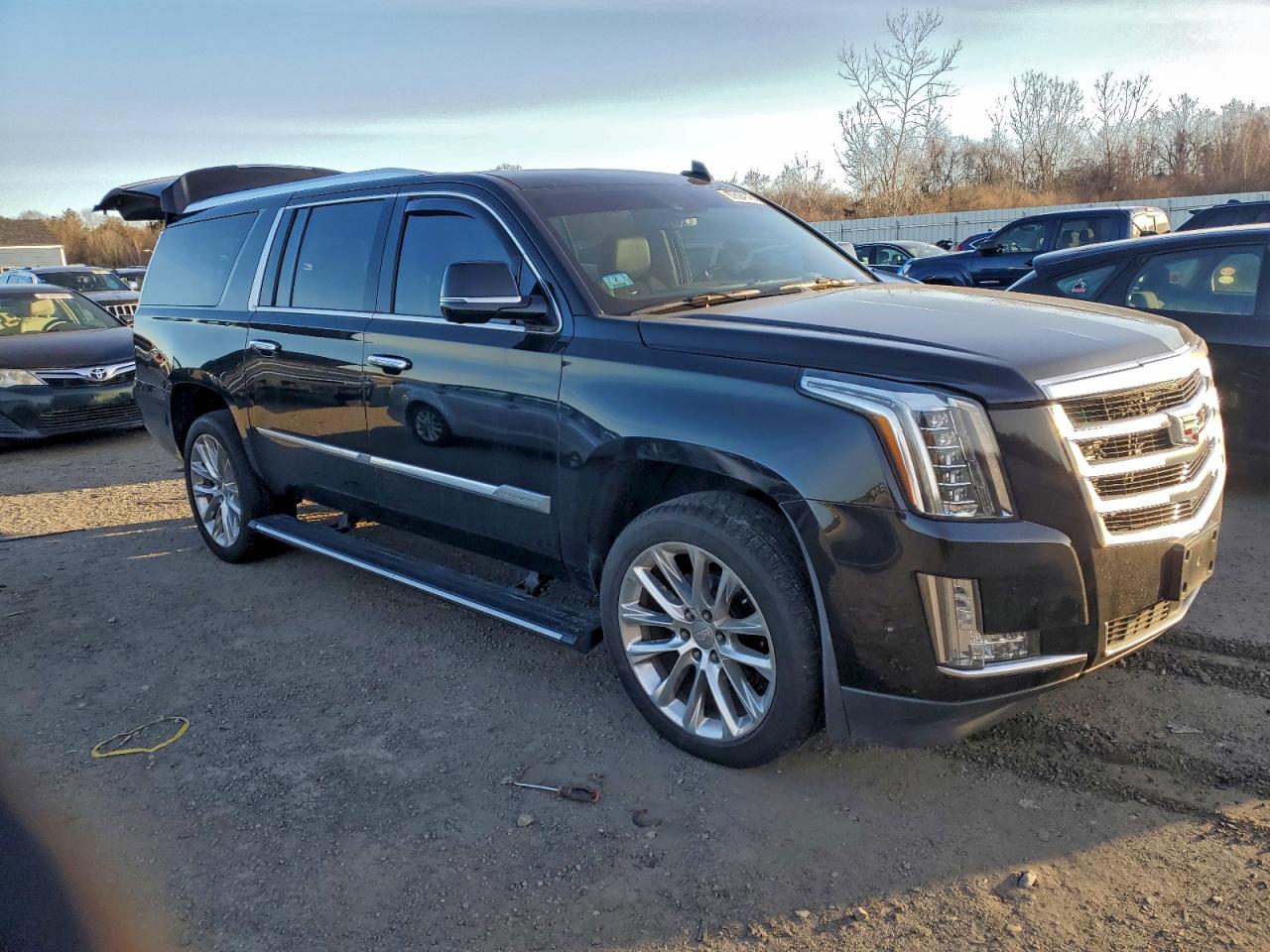Cadillac Escalade Esv Premium Luxury Image 2