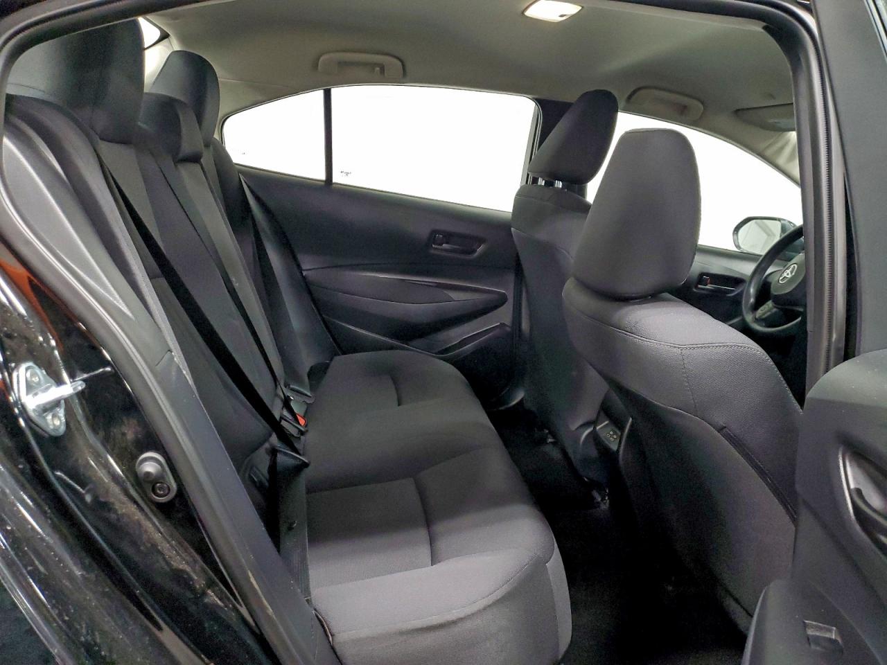 Toyota Corolla Le Image 5