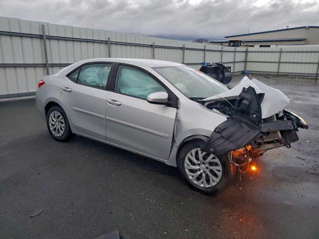 Toyota Corolla L Image 5