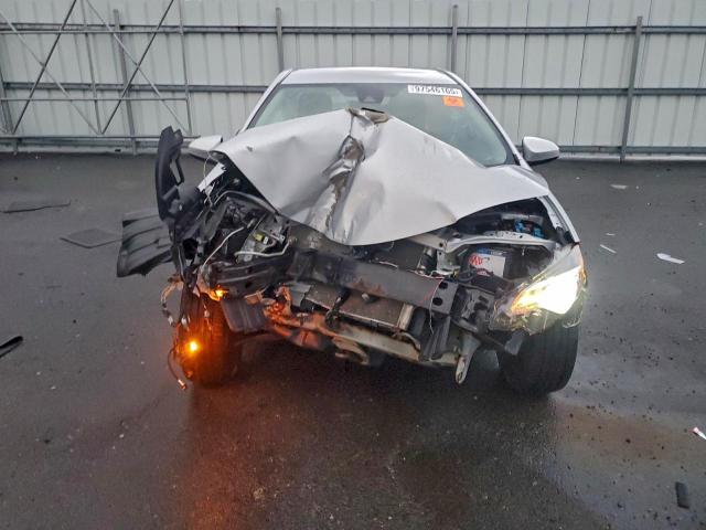 Toyota Corolla L Image 3