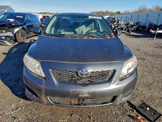 Toyota Corolla Base Image 9