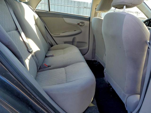 Toyota Corolla Base Image 11