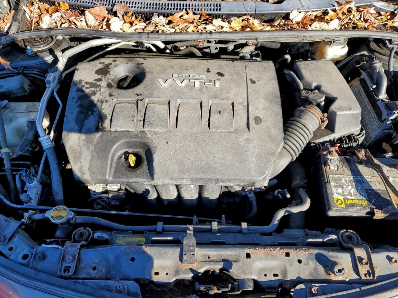 Toyota Corolla Base Image 8