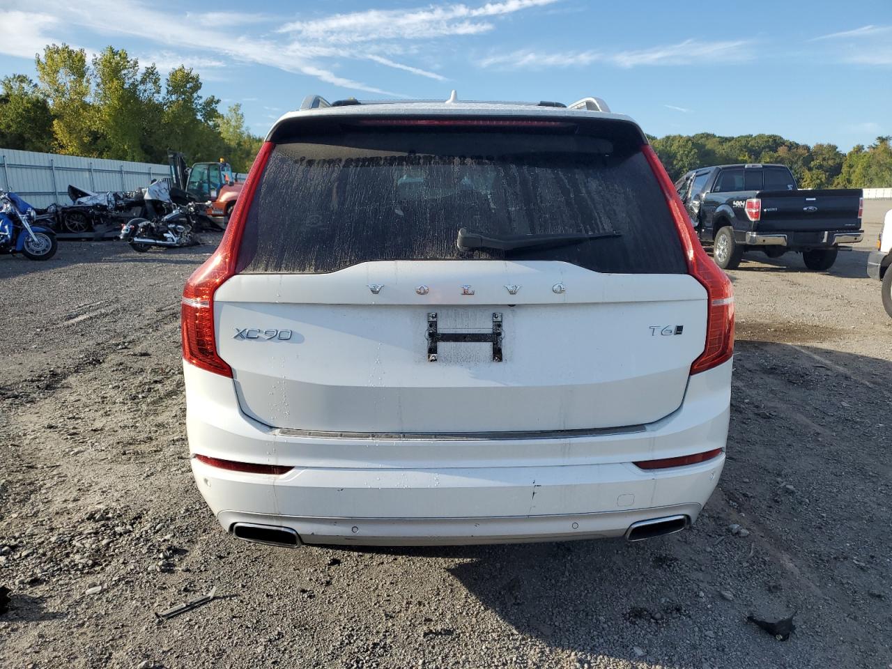 Volvo XC90 T6 Image 4