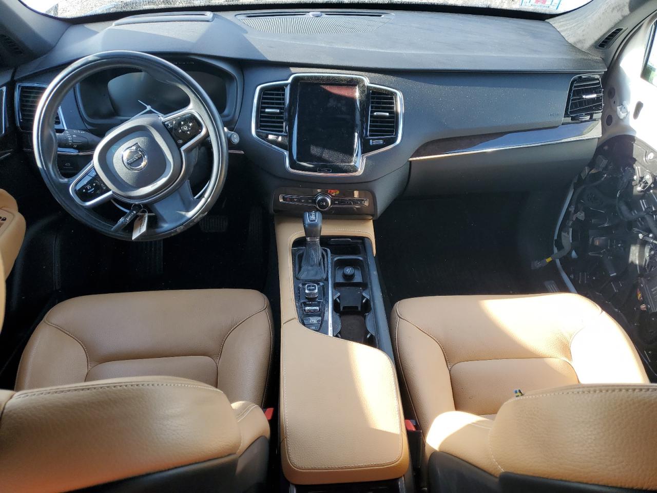 Volvo XC90 T6 Image 3