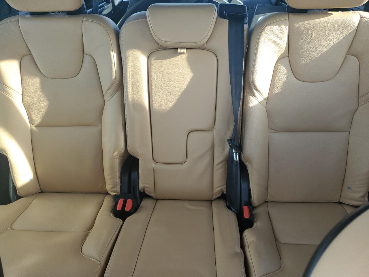 Volvo XC90 T6 Image 10
