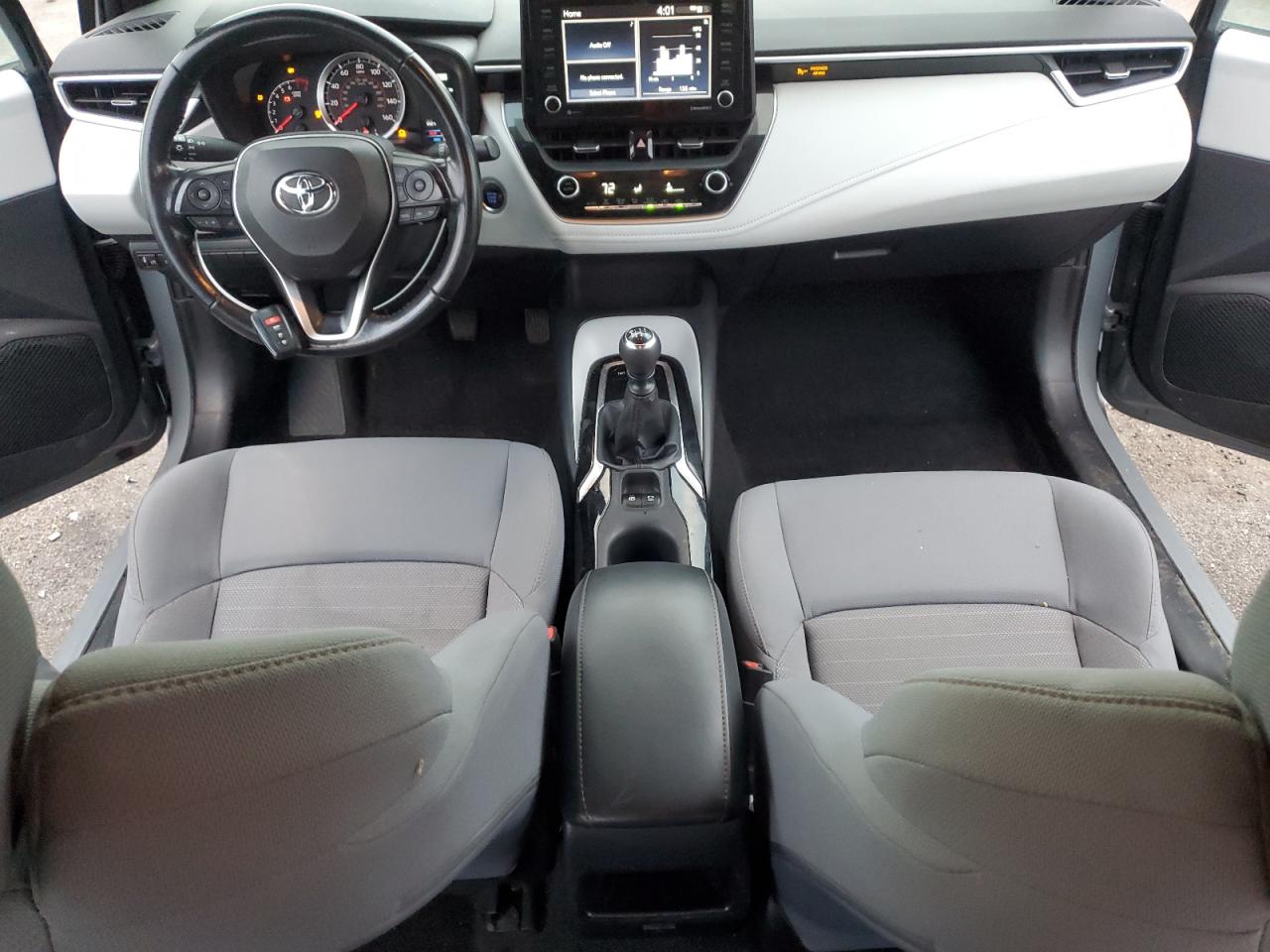 Toyota Corolla Se Image 9