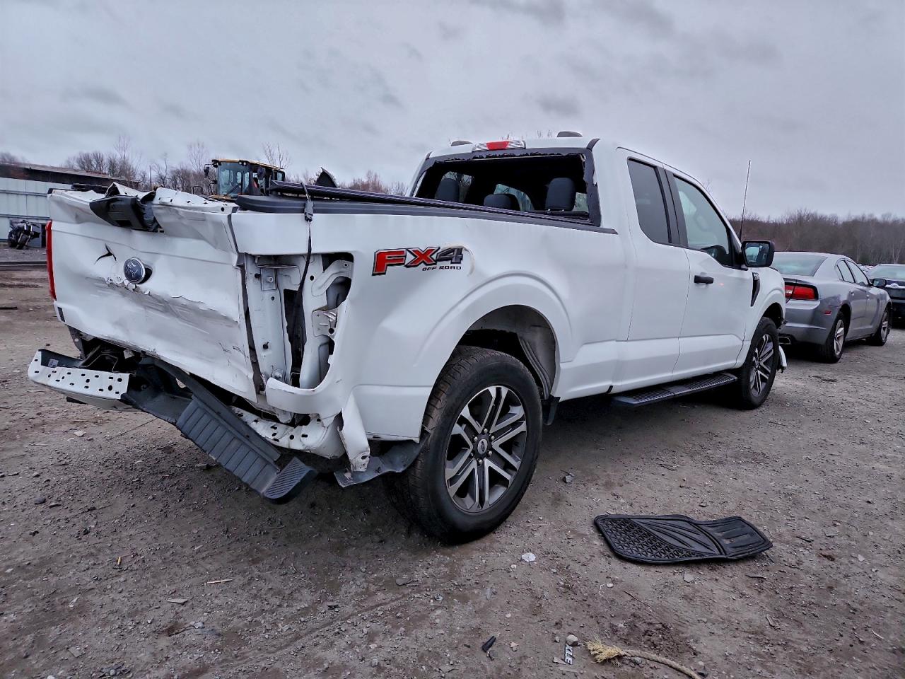 Ford F-150 Super Cab Image 12