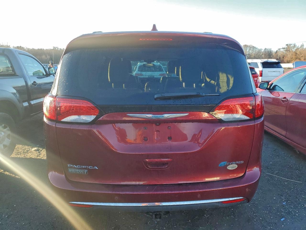 Chrysler Pacifica Hybrid Touring L Image 7