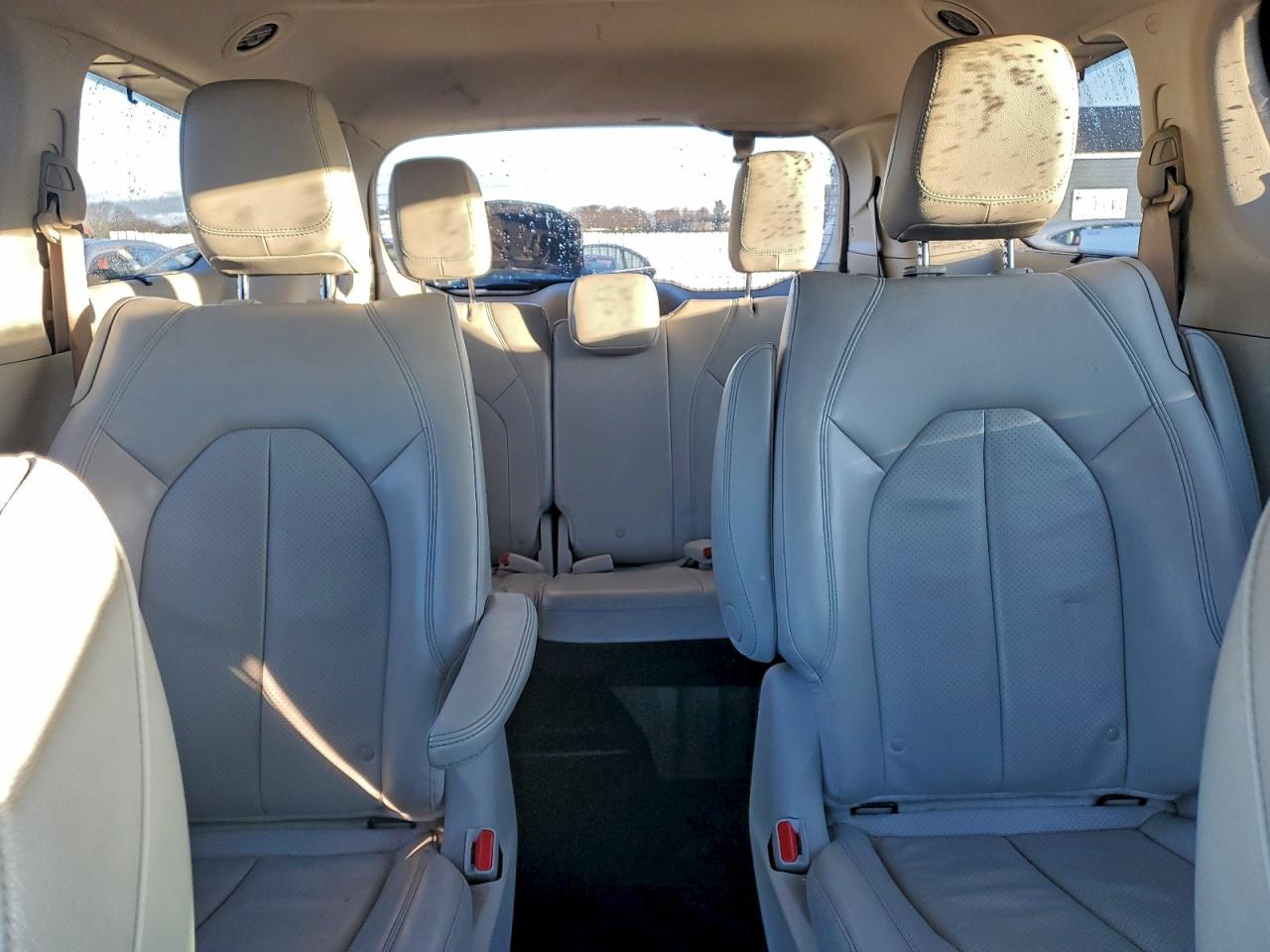 Chrysler Pacifica Hybrid Touring L Image 12