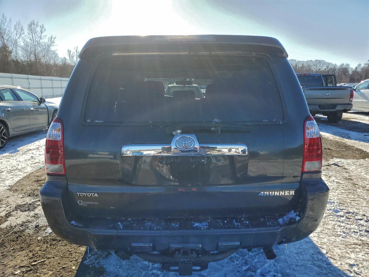 Toyota 4Runner Sr5 Image 6