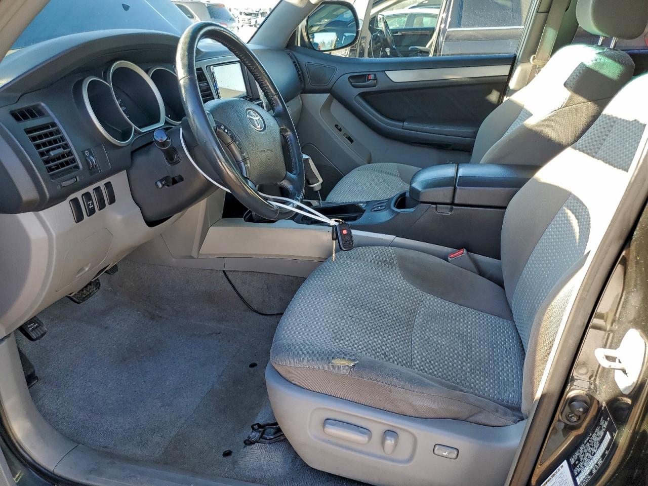 Toyota 4Runner Sr5 Image 4