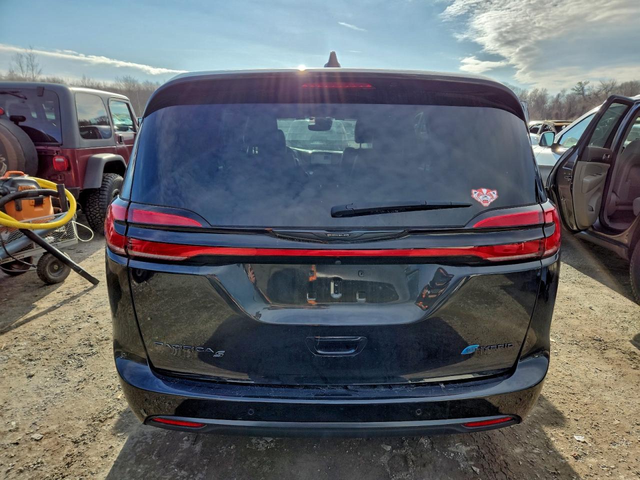 Chrysler Pacifica Hybrid Limited Image 13