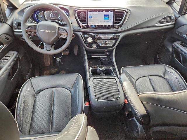 Chrysler Pacifica Hybrid Limited Image 12
