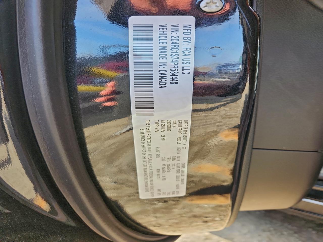 Chrysler Pacifica Hybrid Limited Image 8