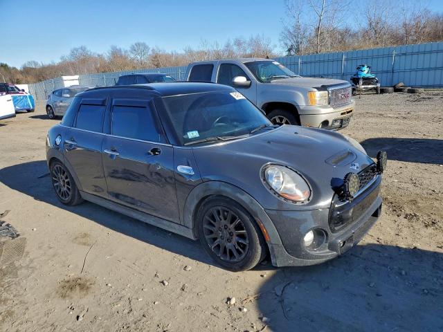 MINI Cooper S Image 2