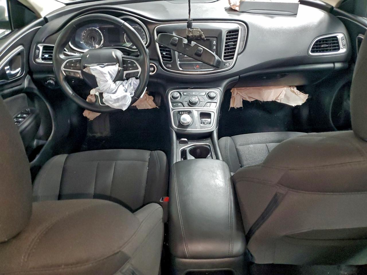 Chrysler 200 Lx Image 11