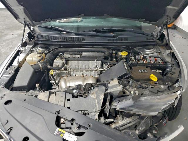 Chrysler 200 Lx Image 8