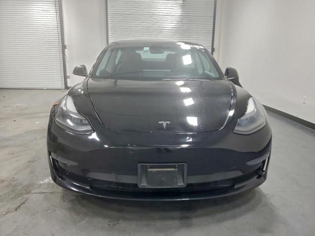 Tesla Model 3 Image 12