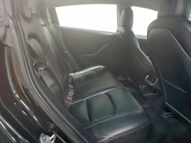 Tesla Model 3 Image 11