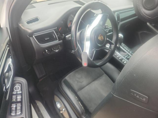 Porsche Macan S Image 12