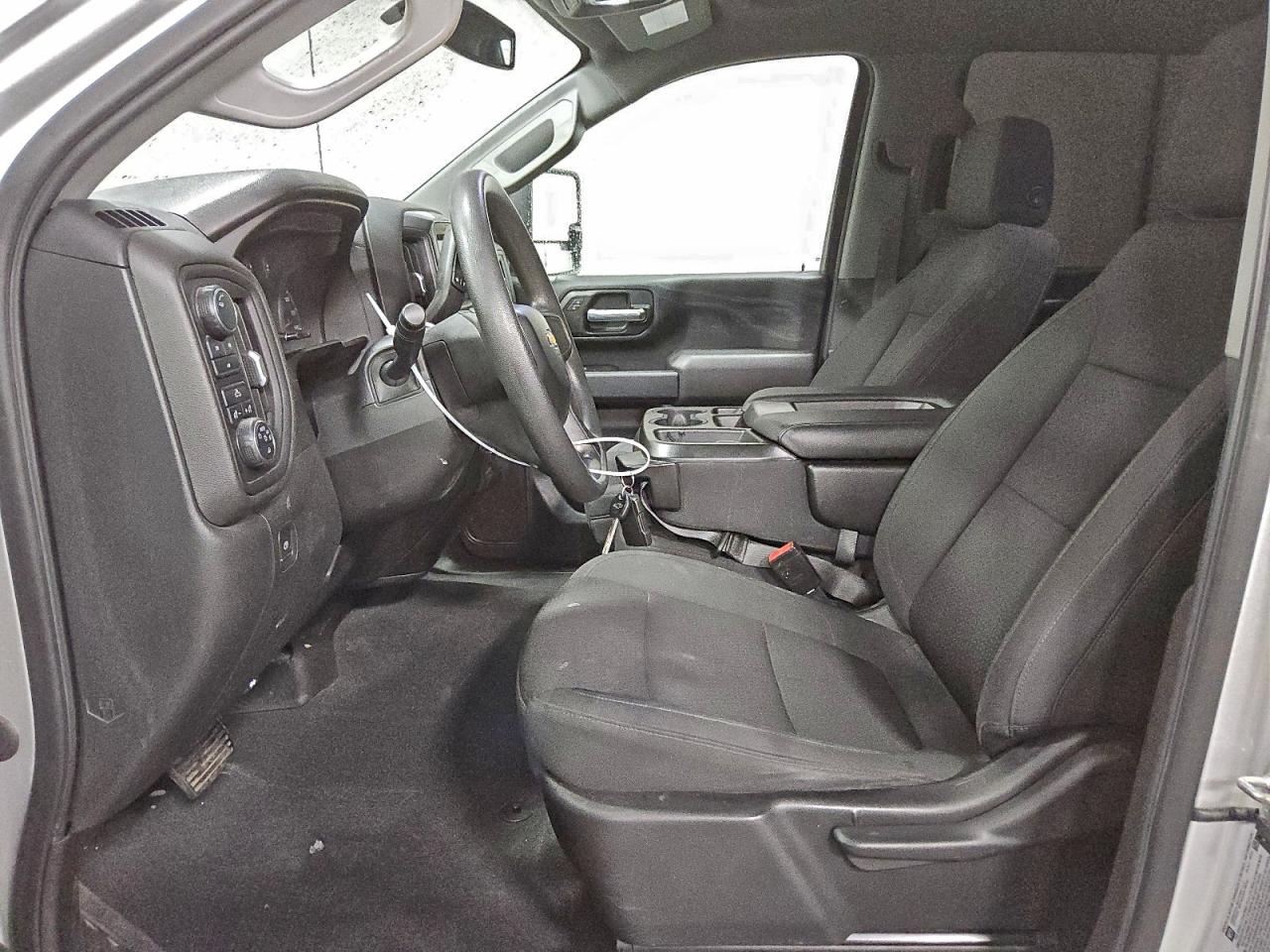 Chevrolet Silverado K2500 Custom Image 6