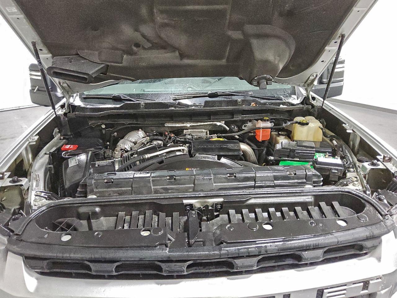 Chevrolet Silverado K2500 Custom Image 11