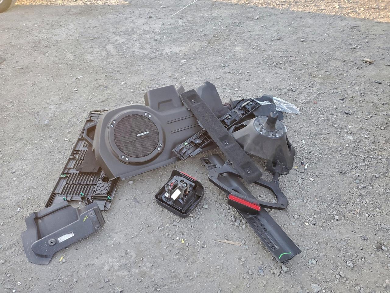 Jeep Wrangler Sahara Image 12