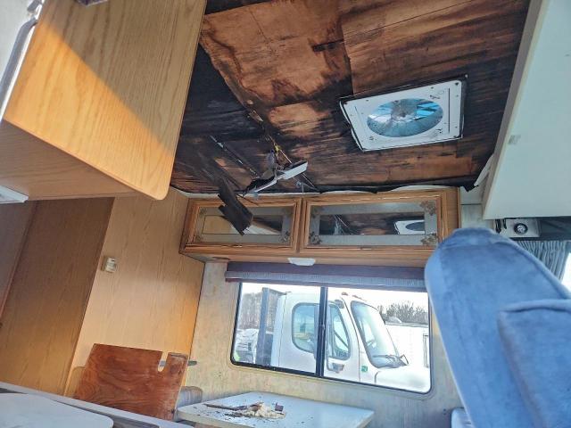 Chevrolet P30 Image 9