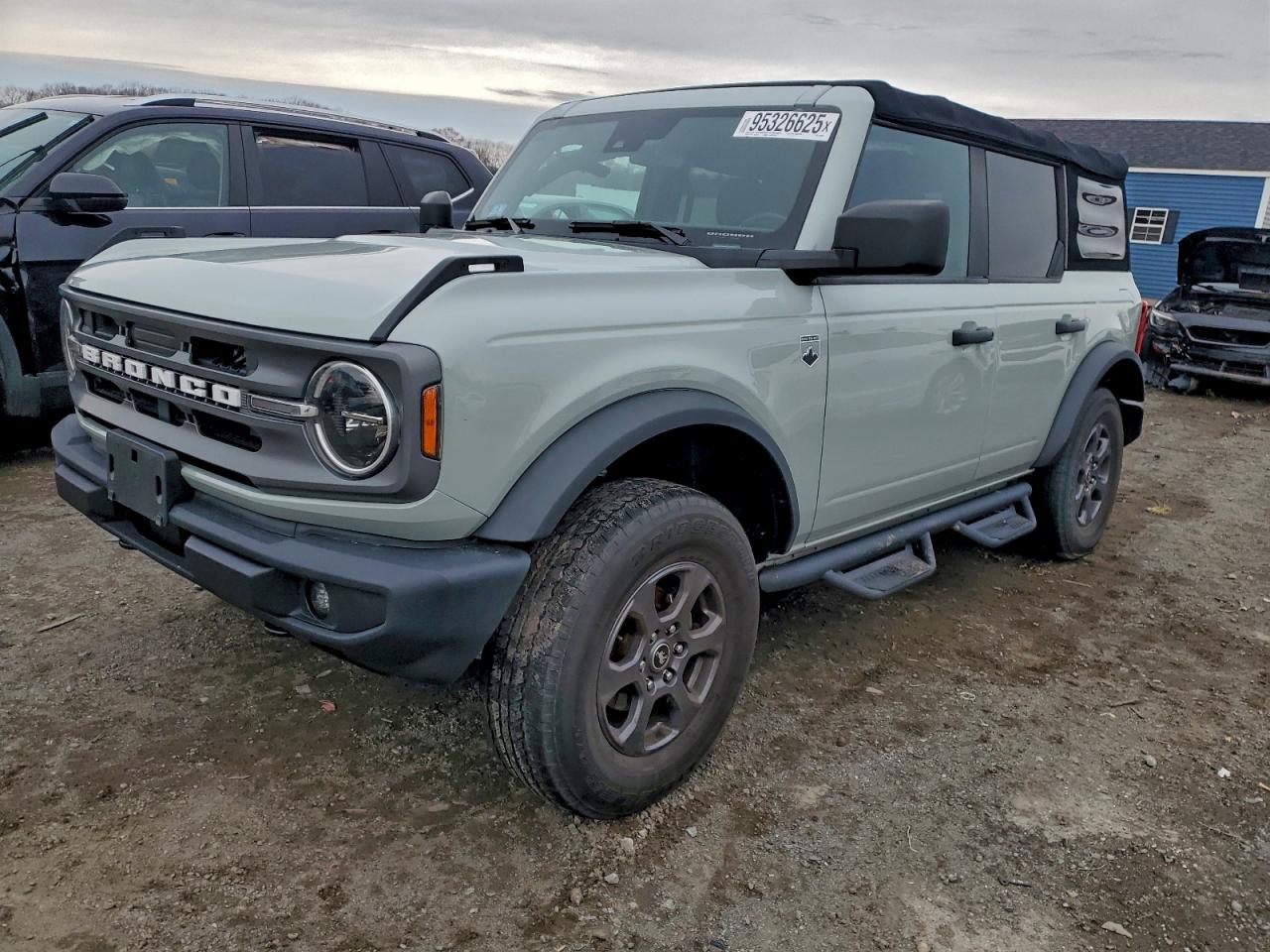 Ford Bronco Base Image 1